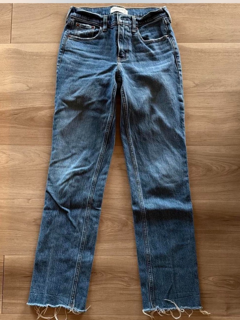 Abercrombie 90’s Straight ultra high rise jeans